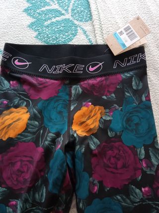 Leggings Nike Mujer Talla M con etiqueta 