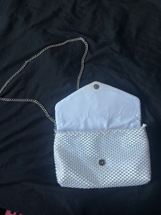 Bolso de fiesta plateado con cadena