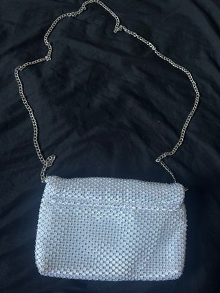 Bolso de fiesta plateado con cadena