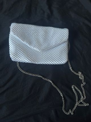Bolso de fiesta plateado con cadena