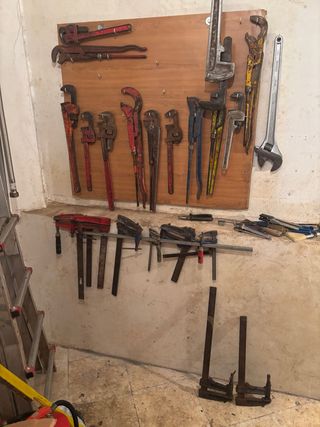 Herramientas varias para fontanería