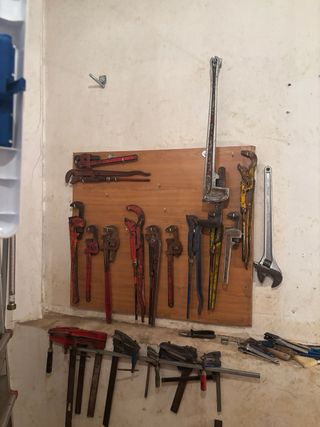 Herramientas varias para fontanería