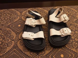 Sandalias Zara Niña Beige