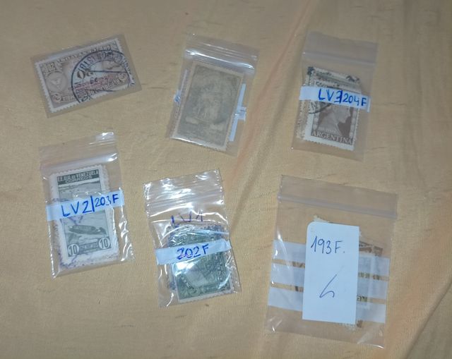 Lote de filatelia a identificar.