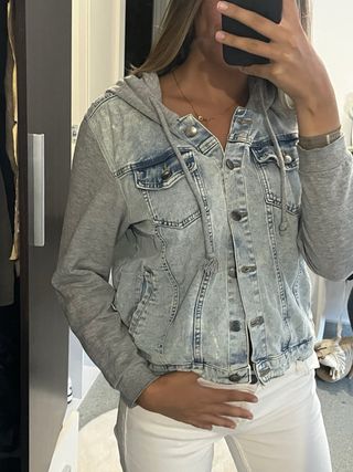 Chaqueta Vaquera con Capucha