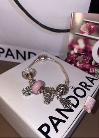 Pulsera Pandora con 6 Charms