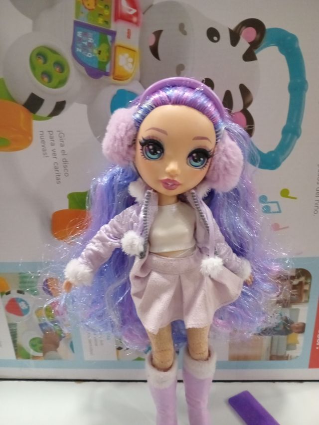 Muñeca Rainbow High Violeta