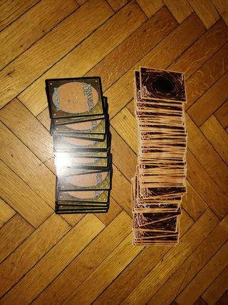 160 Carte Yu-Gi-Oh! e 24 carte di Magic: The Gathe