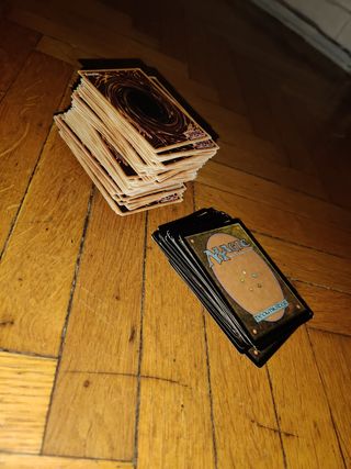 160 Carte Yu-Gi-Oh! e 24 carte di Magic: The Gathe