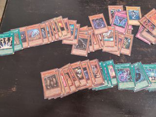 160 Carte Yu-Gi-Oh! e 24 carte di Magic: The Gathe