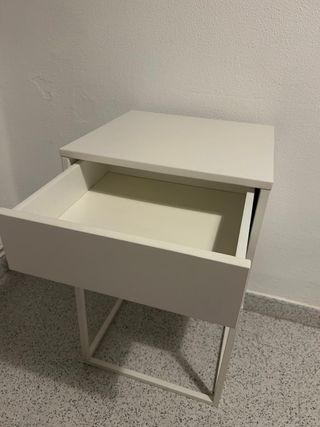 Mesita de noche VIKHAMMER IKEA blanca