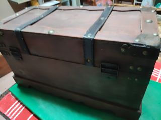 Baúl Vintage Alemán Marrón y Dorado