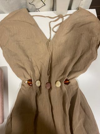 Mono largo beige con botones