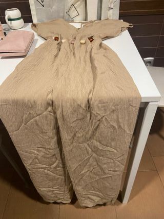 Mono largo beige con botones