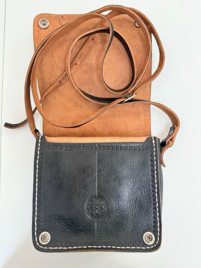 Borsa in vera pelle nera dal Marocco