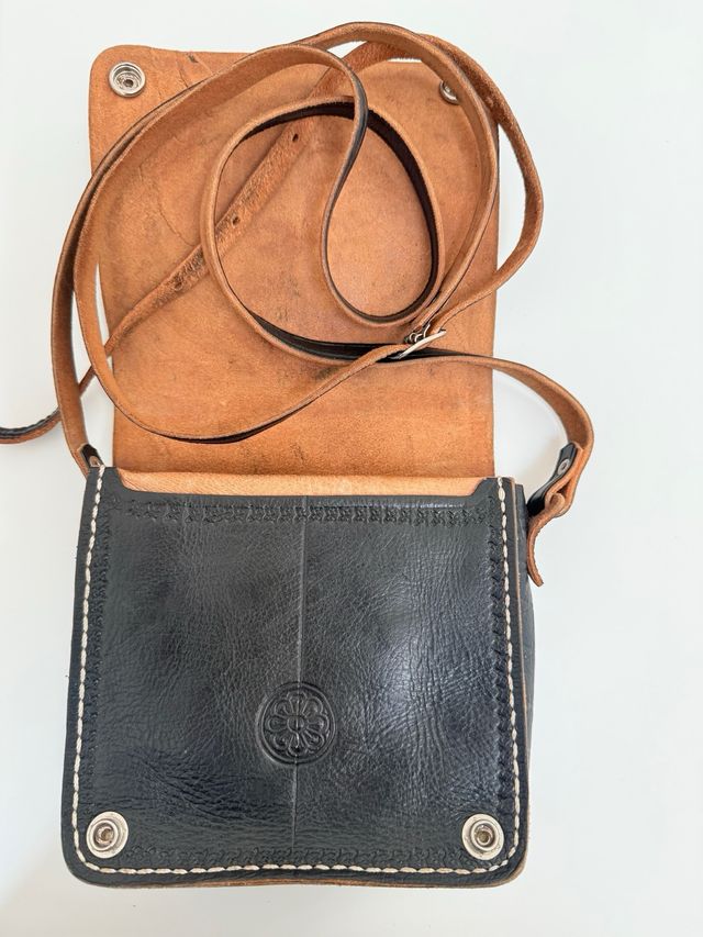 Borsa in vera pelle nera dal Marocco