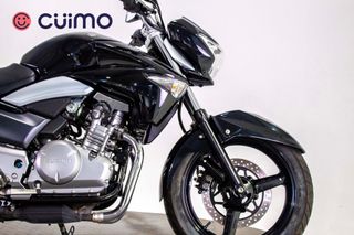 SUZUKI INAZUMA 250