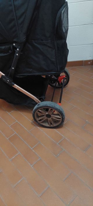 Passeggino per cani nero e oro