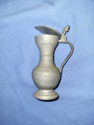 Jarrita de peltre con tapa