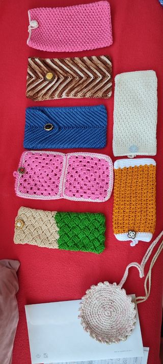 Fundas a ganchillo para gafas o móviles