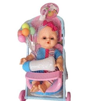 Muñeca bebé en carrito