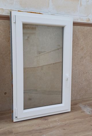 Ventana PVC Oscilobatiente Casi Nueva