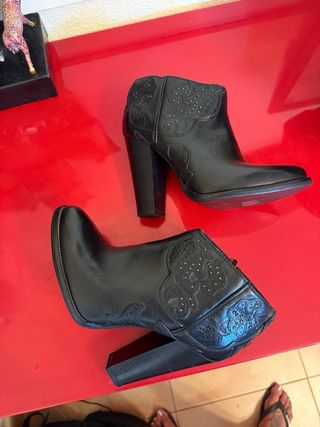 Botas Diesel Talla 36 Piel Negra