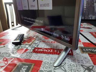LG (FULL HD) Ultra Slim. LF / 42LF561V