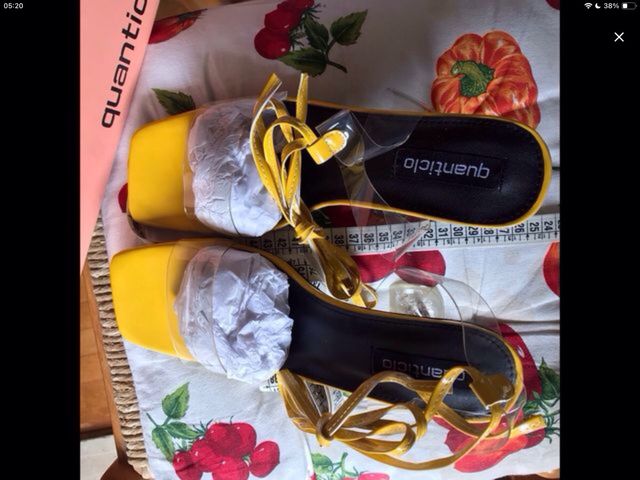 Sandalo donna giallo nuovo