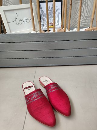 Zapatos Moore rojos para evento talla 36