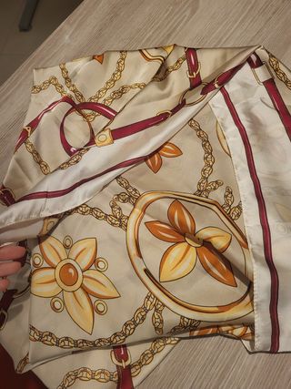 Pañuelo Vintage Cadenas y Flores Beige/Dorado