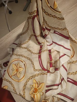 Pañuelo Vintage Cadenas y Flores Beige/Dorado