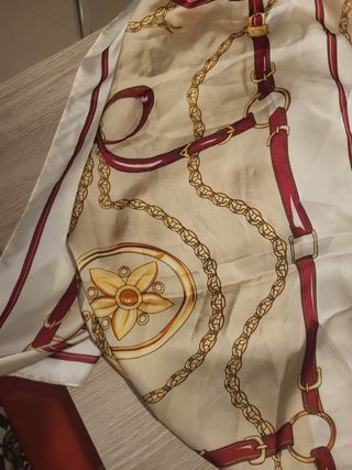 Pañuelo Vintage Cadenas y Flores Beige/Dorado