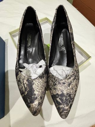 Zapatos Top Moden Piel Dorados y Negros