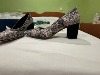 Zapatos Top Moden Piel Dorados y Negros