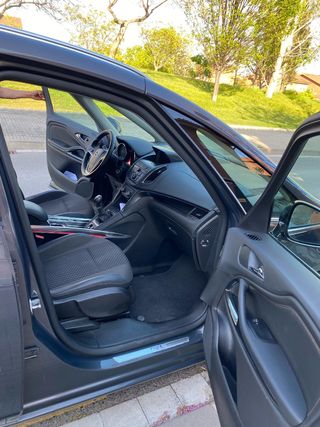 Opel Zafira Tourer 2015