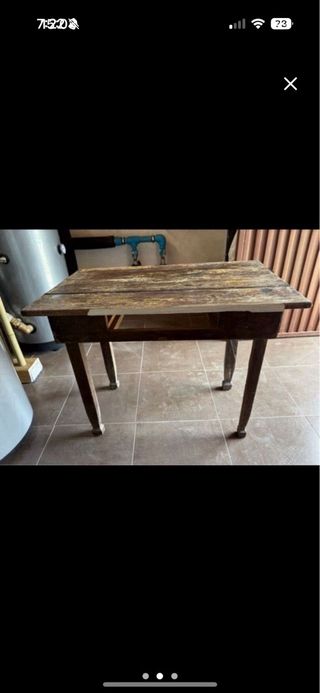 Mesa de madera antigua para restaurar