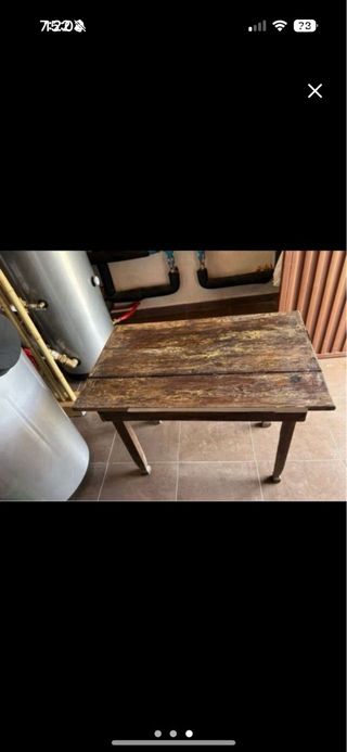 Mesa de madera antigua para restaurar