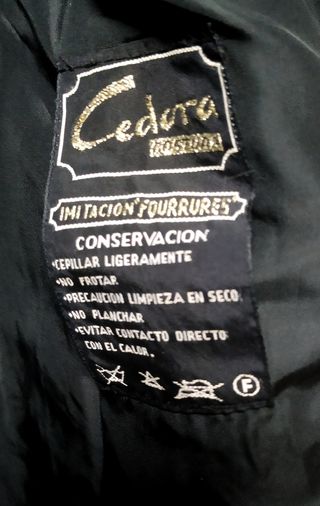 Abrigo imitación astracán negro
