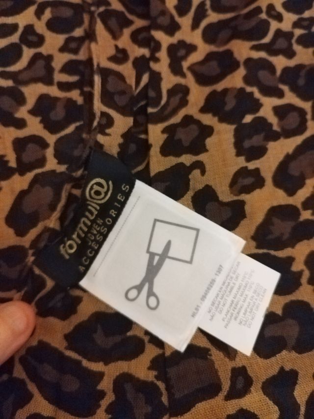 Pañuelo grande estampado leopardo nuevo sin uso
