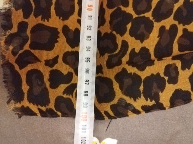 Pañuelo grande estampado leopardo nuevo sin uso