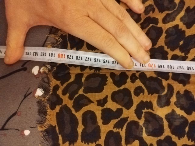 Pañuelo grande estampado leopardo nuevo sin uso