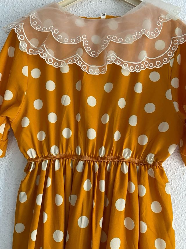 Vestido de niña con lunares