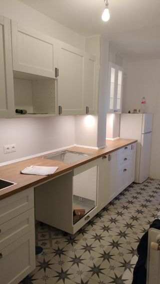 Montador de cocinas Ikea madera beige