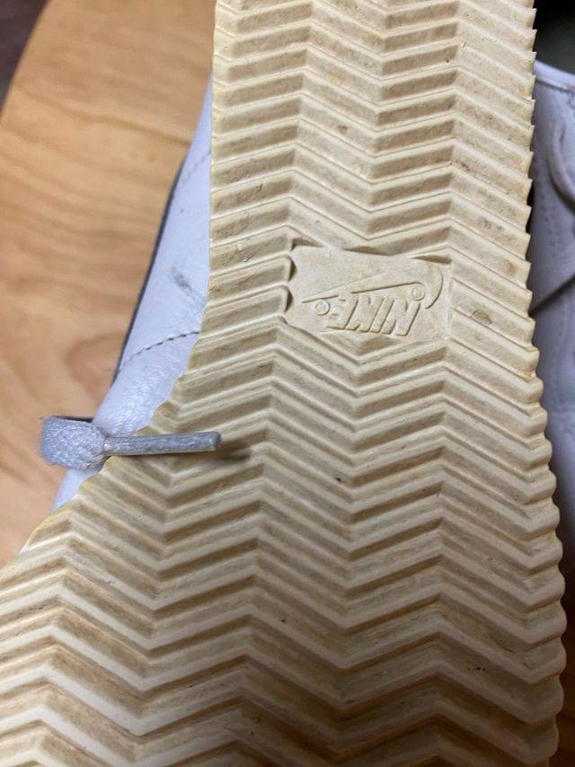 Nike Zapatillas Blancas y Verde Oliva