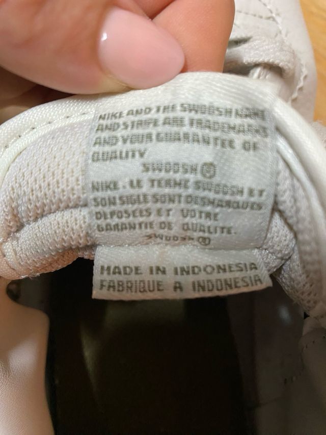 Nike Zapatillas Blancas y Verde Oliva