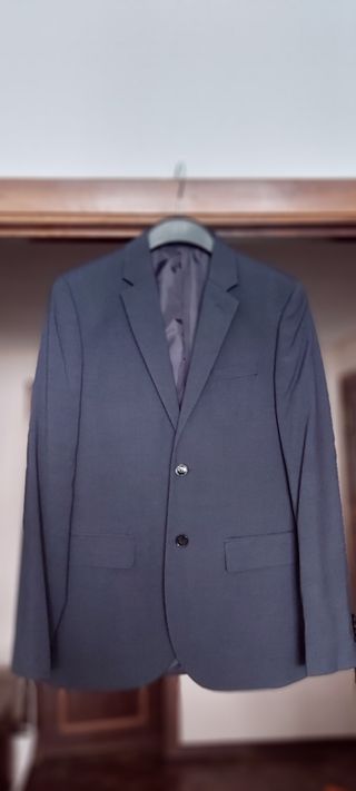 Traje azul marino H&M. Una única puesta