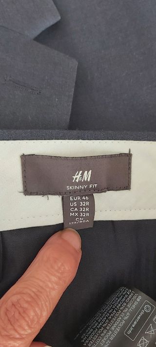 Traje azul marino H&M. Una única puesta