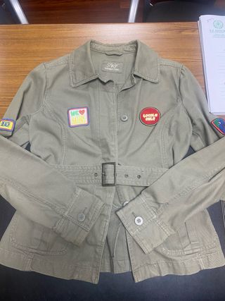 Chaqueta militar caqui mujer