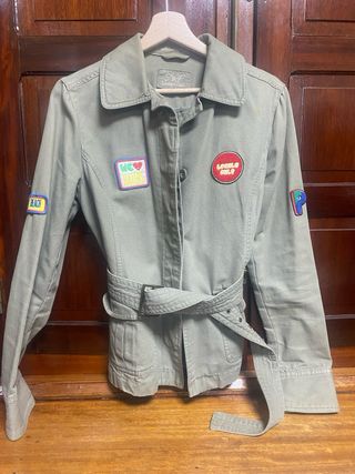 Chaqueta militar caqui mujer